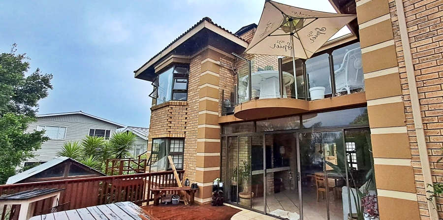 5 Bedroom Property for Sale in Reebok Western Cape